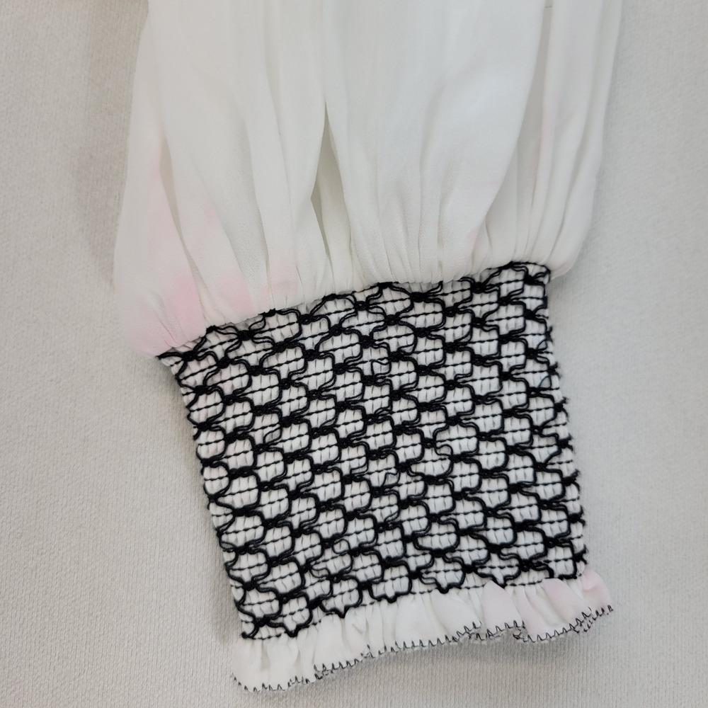 Alice + Olivia Blouse Womens XS White Black Smocked Bishop Sleeve Stitching - Picture 5 of 12